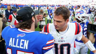 Patriots inflict first Bills defeat as Rams surge late
