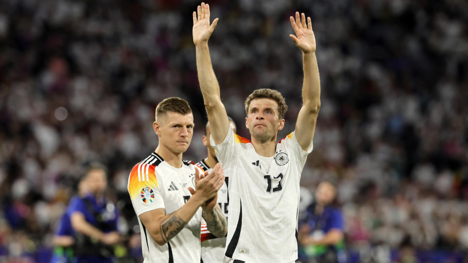 Video di addio M&uuml;ller, della grande Germania resiste solo Neuer