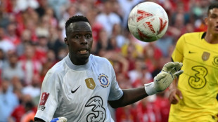 Chelsea keeper Mendy becomes latest Saudi signing