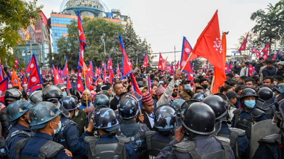 "Rette die Nation": Tausende Anh&auml;nger feiern ehemaligen K&ouml;nig Nepals in Kathmandu