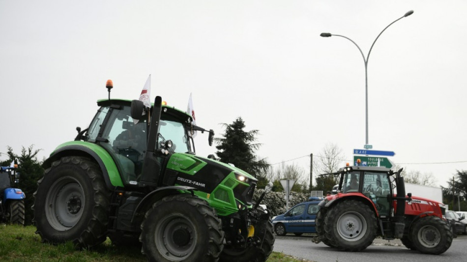 Flamb&eacute;e des prix du carburant: des op&eacute;rations escargot en Bretagne