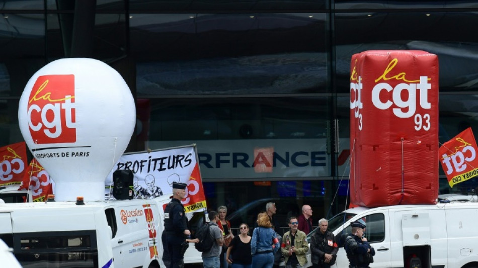 A&eacute;roports en gr&egrave;ve: des dizaines de vols annul&eacute;s &agrave; Roissy, crainte pour les vacances