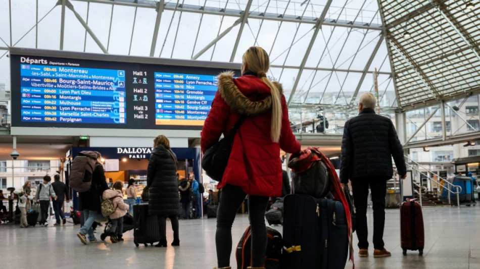 La gr&egrave;ve SNCF se poursuit en ce samedi de chass&eacute;-crois&eacute;