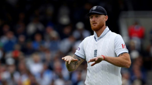 England bowl in fourth Ashes Test as Broad eyes 600 wickets