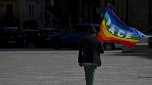 'Un arcobaleno di citt&agrave;', anche a Roma sfilano i pacifisti