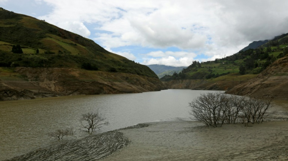 Ecuador celebra un referendo sobre seguridad agobiado por la crisis diplom&aacute;tica y energ&eacute;tica