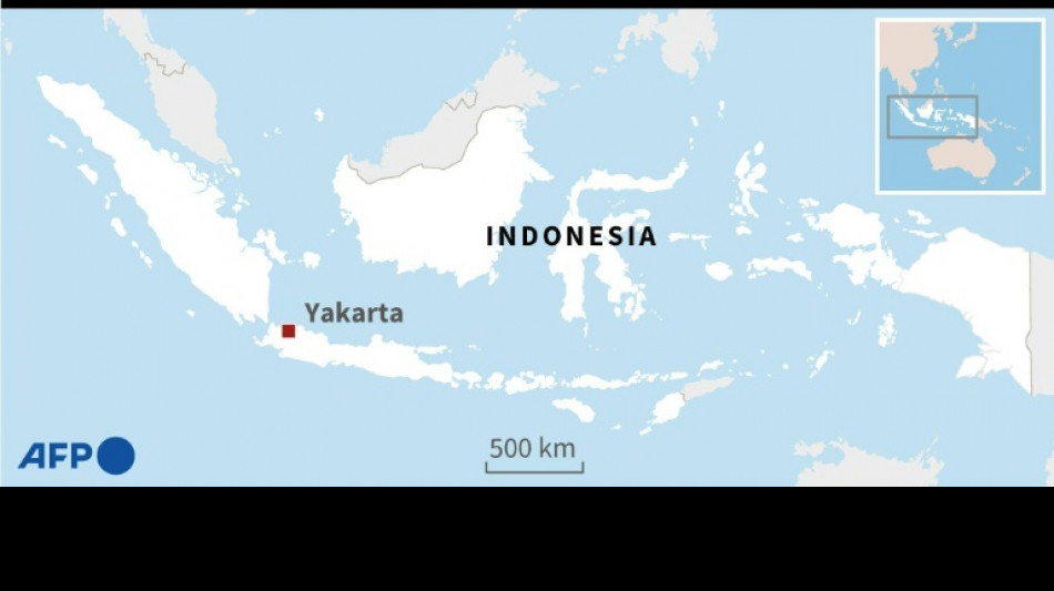 Al menos 16 muertos en incendio de un dep&oacute;sito de carburantes en Indonesia