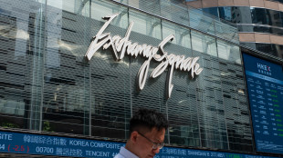 Borsa: Hong Kong apre a -0,03%, gi&ugrave; microchip con stretta Usa