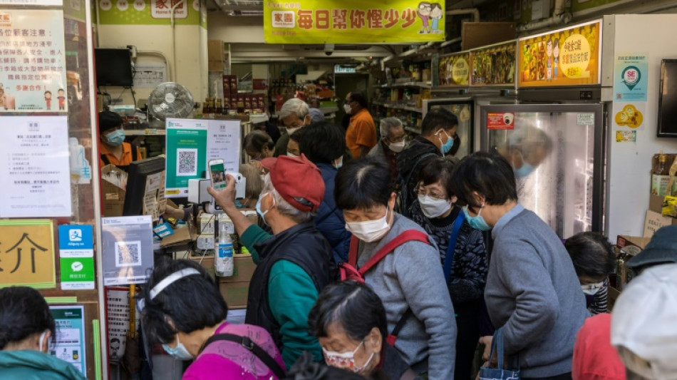 Covid: le d&eacute;sordre s'empare de Hong Kong &agrave; l'approche du d&eacute;pistage massif des habitants