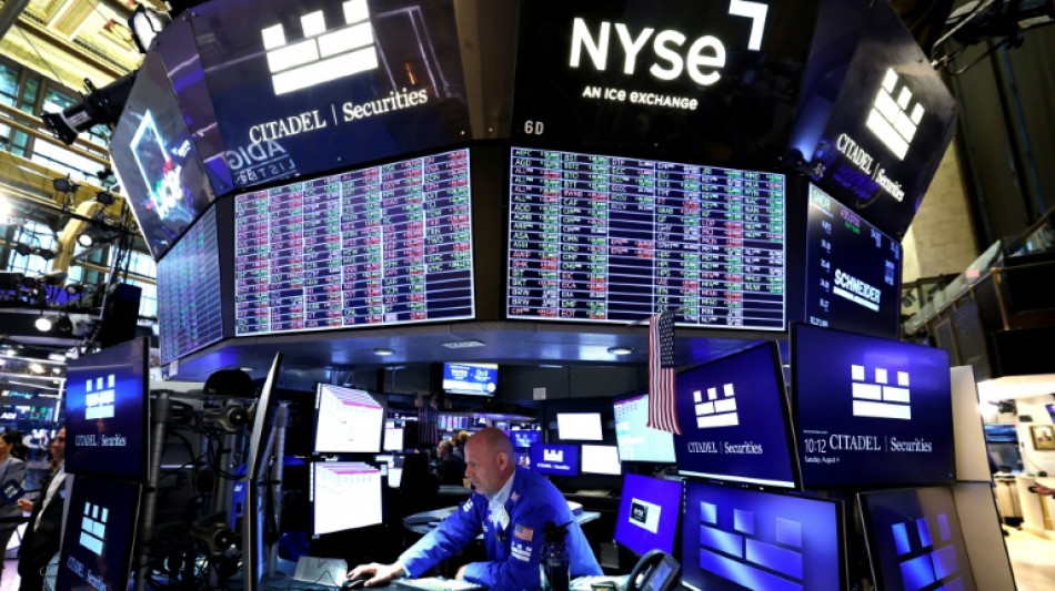 Wall Street cl&ocirc;ture en hausse, salue le recul des taux obligataires