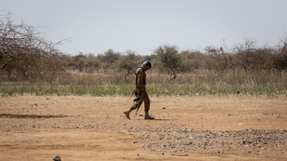 Al menos 18 soldados muertos en una emboscada y una explosi&oacute;n en Burkina Faso