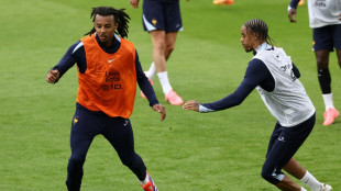 El futbolista Kound&eacute; siente "alivio" por el resultado electoral en Francia