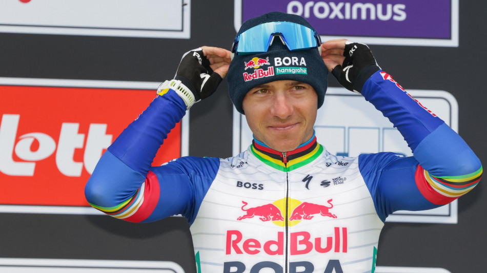 Evenepoel vince l'Amstel Gold Race, battuto Skjelmose