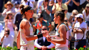 Swiatek eyes French Open last eight as Haddad Maia clinches epic