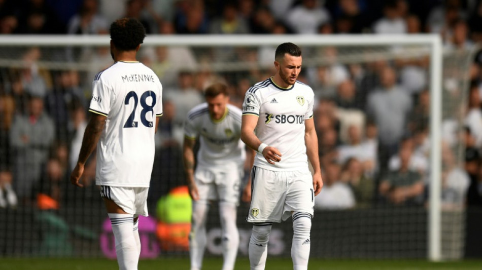 Everton sign Harrison on loan from Leeds