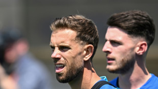Southgate names Henderson in England squad despite Saudi move