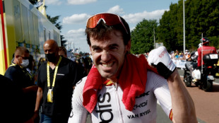 Izagirre dominates stage as Vingegaard keeps Tour de France lead
