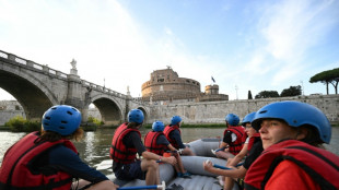 &Agrave; Rome, le rafting sur le Tibre pour fuir la chaleur
