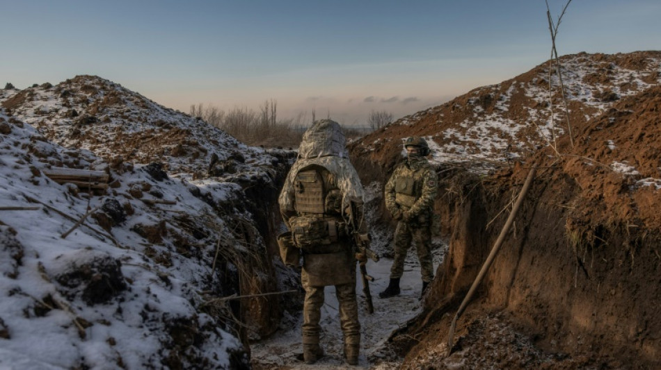 "Fatigu&eacute;s": sur le front, des soldats ukrainiens attendent la rel&egrave;ve