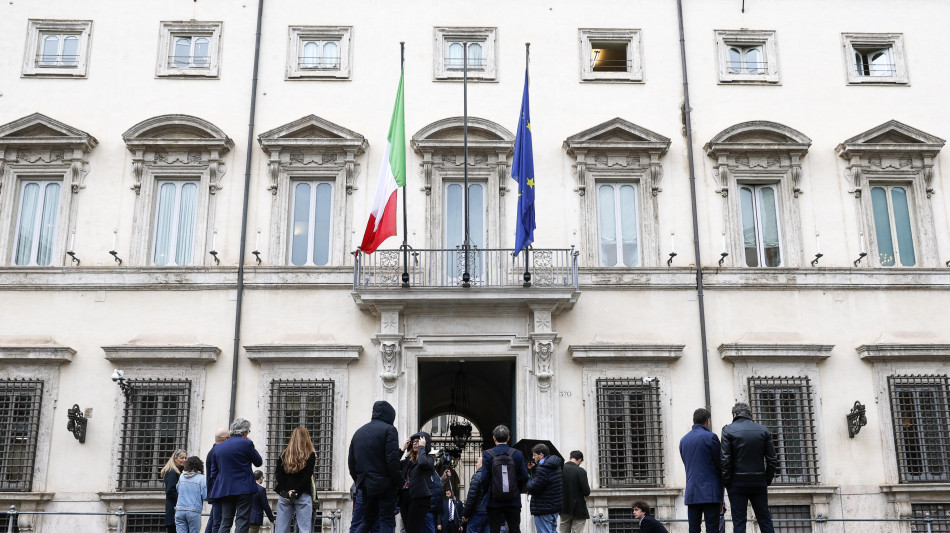 Settimana cruciale in Cdm, piano casa, lavoro, accise, Consob e Antitrust
