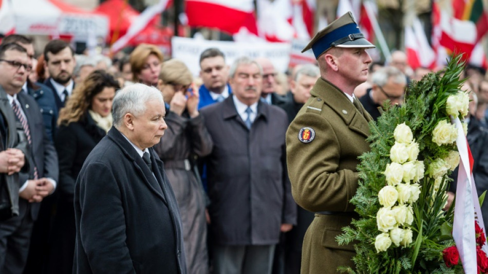 "Dos explosiones" causaron el accidente de Smolensk en 2010, seg&uacute;n el informe oficial polaco