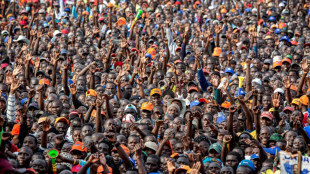 M&iacute;tines masivos al son de vuvuzelas en cierres de campa&ntilde;as presidenciales en Kenia