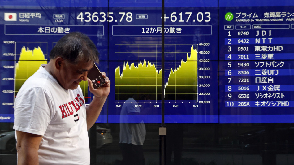 Borsa: Tokyo, apertura in aumento (+0,44%)