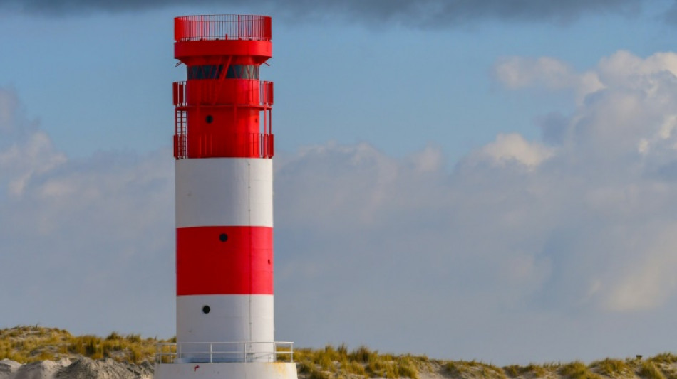 Zwei junge M&auml;nner nach Kentern ihres Schlauchboots vor Helgoland gerettet