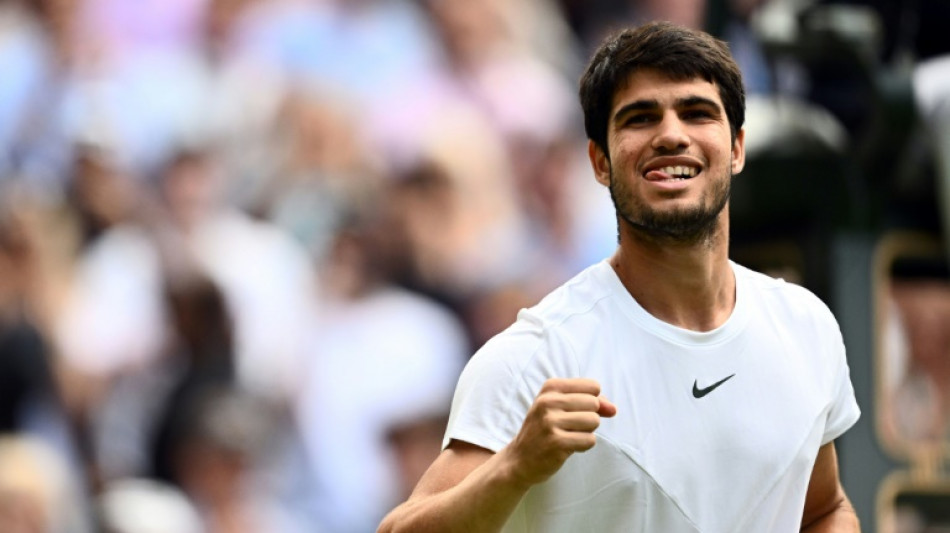 Alcaraz says dad 'just a fan' after Djokovic filmed at Wimbledon