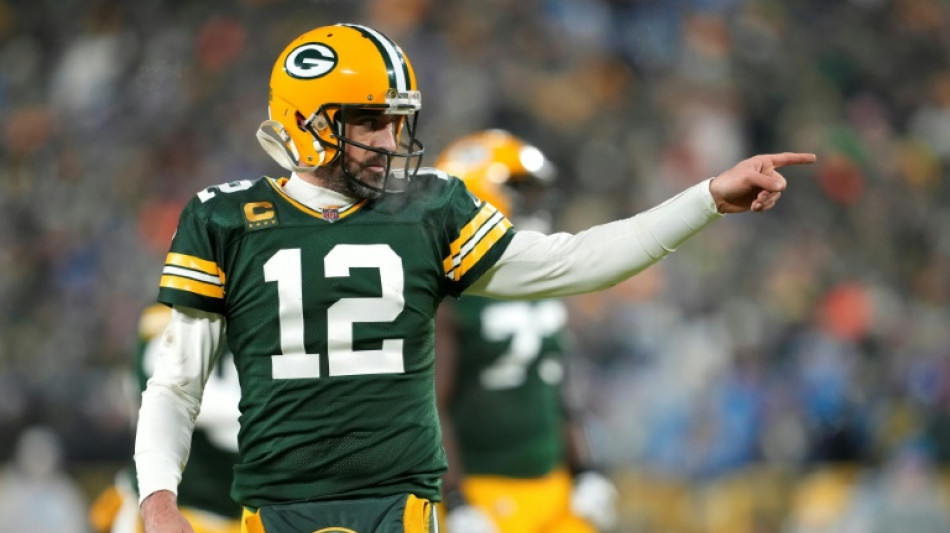 Packers reach deal sending Rodgers to Jets
