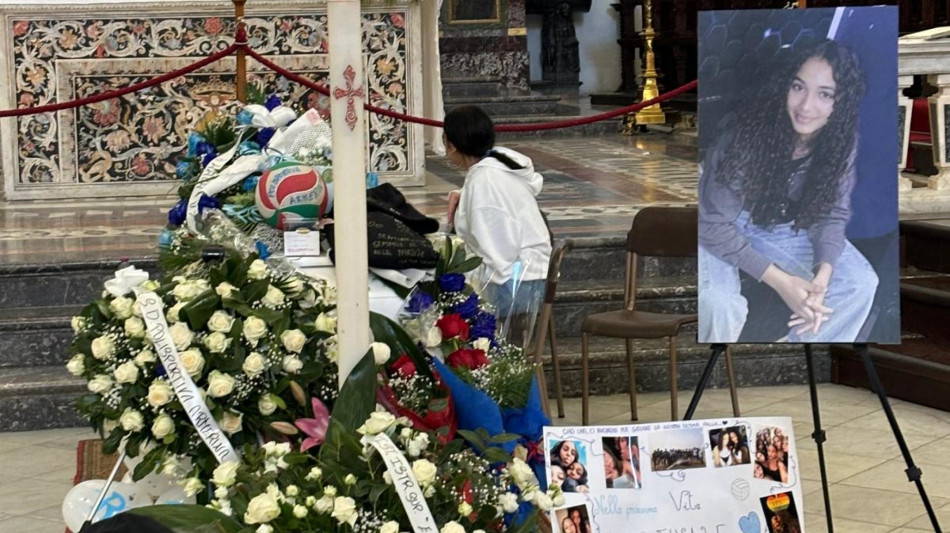 Il Pm, i dati ci dicono che la 15enne &egrave; morta per suicidio