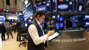Wall Street recule, plombée par les nouvelles menaces douanières de Trump
