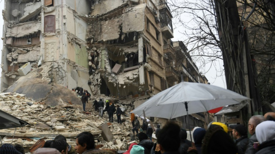 Poderoso sismo causa m&aacute;s de 1.400 muertos en Turqu&iacute;a y Siria