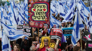 Tausende Menschen demonstrieren vor Israels Parlament gegen Justizreform