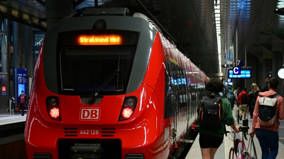 Landkreistag kritisiert Einf&uuml;hrung von 49-Euro-Ticket zum 1. Mai