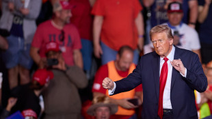Trump attacca Liz Cheney, 'bisognerebbe spararle'