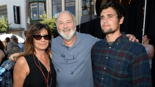 Filho de Rob Reiner enfrentar&aacute; duas acusa&ccedil;&otilde;es de homic&iacute;dio pelo assassinato dos pais