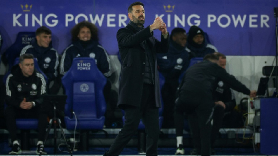 Van Nistelrooy estreia no comando do Leicester com vit&oacute;ria sobre o West Ham
