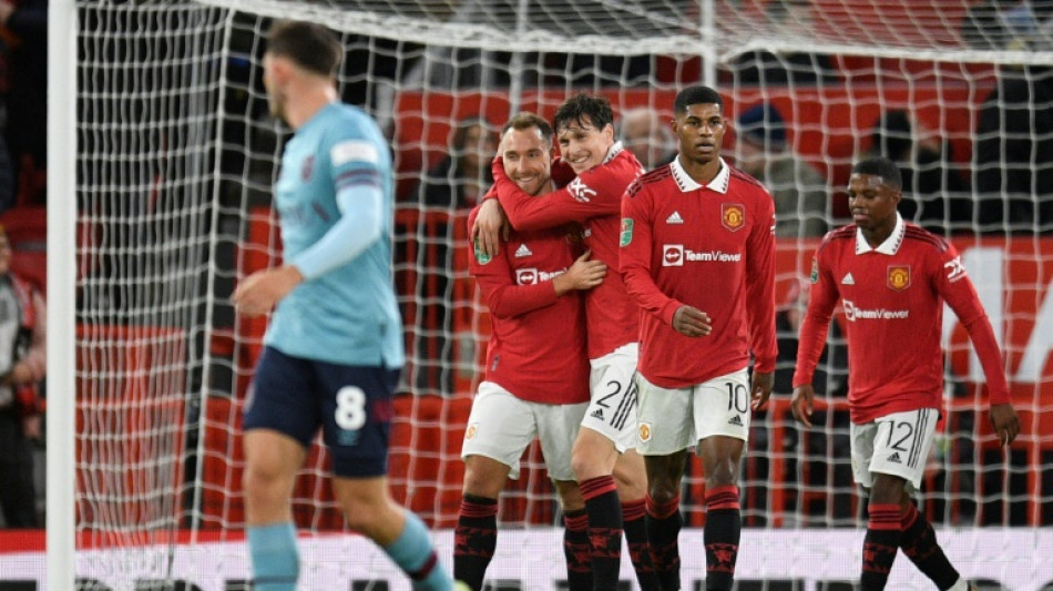 Manchester United beat Burnley to ease into League Cup last eight