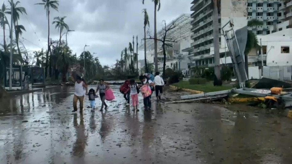 Ouragan au Mexique: au moins 27 morts, les secours s'organisent &agrave; Acapulco