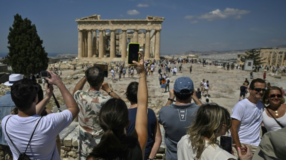 "Magnifique" mais envahie par les touristes, l'Acropole d'Ath&egrave;nes victime de son succ&egrave;s