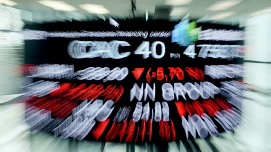 Budget: la Bourse de Paris en net recul, les banques souffrent