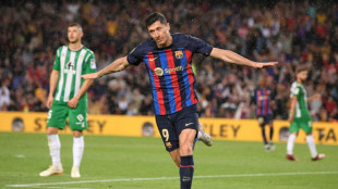 Barca romp past Betis with title in sight