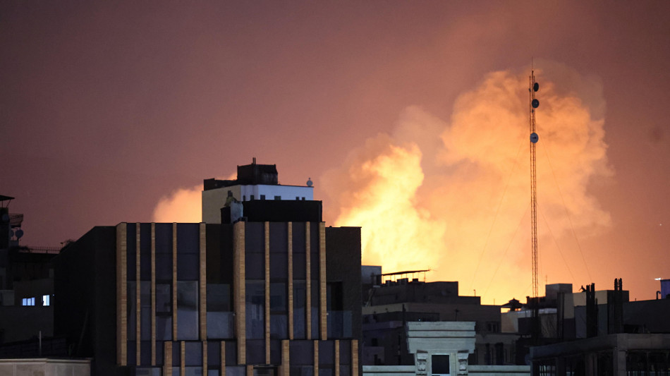 ++ Balzo del prezzo del petrolio al'avvio a New York, +7% ++