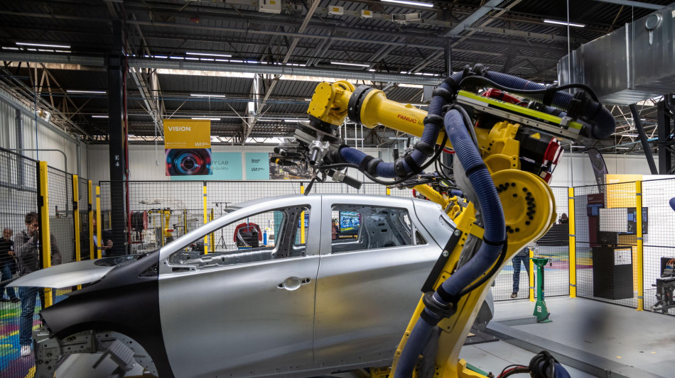 Meloni a von der Leyen, 'urgente intervenire sulle auto'