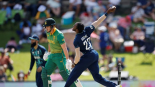 Archer struggles as Van der Dussen ton boosts South Africa in first ODI