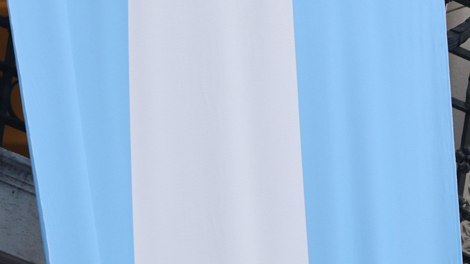 Forte esplosione in una zona industriale di Buenos Aires