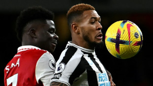 Arsenal held by battling Newcastle as Man Utd extend winning run