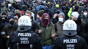 Viele tausend Menschen demonstrieren erneut gegen R&auml;umung von L&uuml;tzerath