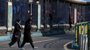 Docente iraniana, 'la popolazione vive giorni di sospensione, siamo logorati'